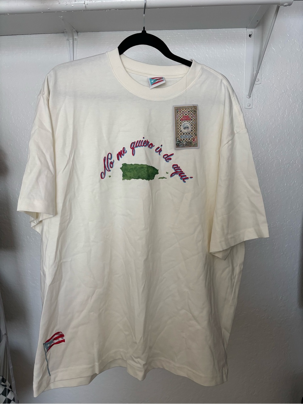 Bad Bunny No me quiero ir de aquí Puerto Rico Cream Graphic Tee